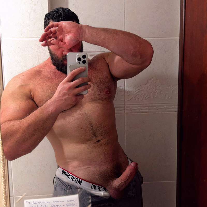Daddy deserves 200+ likes on every post ❤️‍🔥🐻If you’re here,..