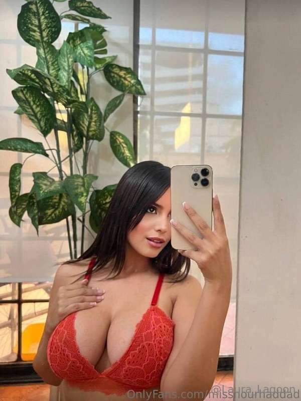 🔥 Step into paradise with her huge curves! 🔥@missnourhaddad ..
