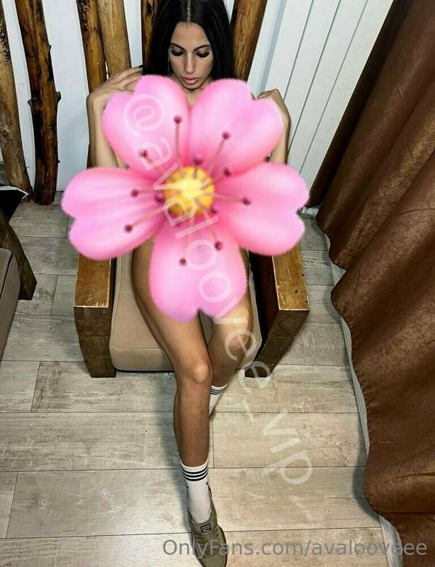 @avaloovee_vip  

Best OnlyFans content creator that will ma..