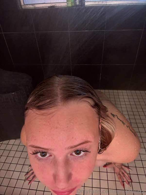 shower content goes hard 💦