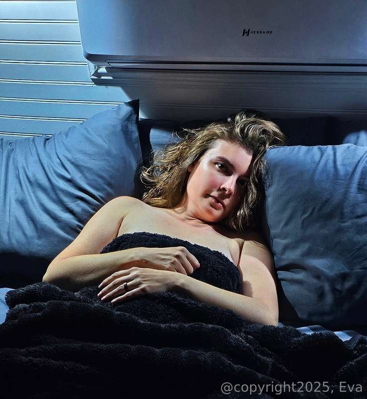 Time for bedNude, ass up, spread.You want to see?