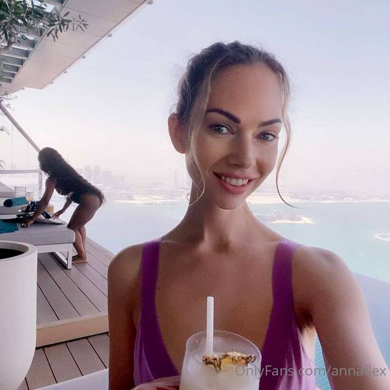 How about having a cocktail in a quiet cozy place?🔥💦💦💦🔥🔥💦💦💦🍑..