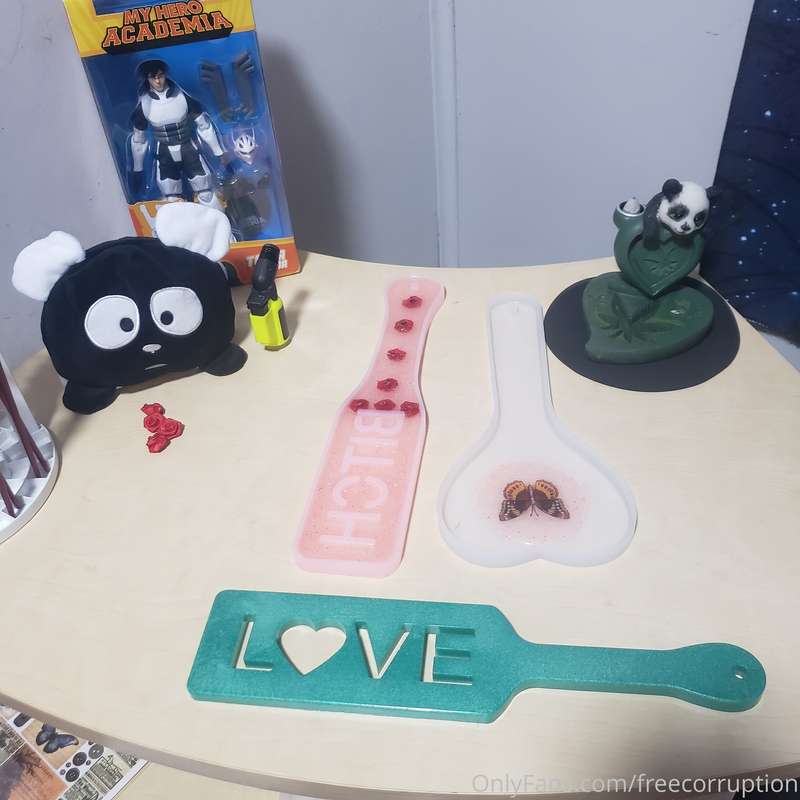 Im going to start making gear!! Some resin paddles for start..