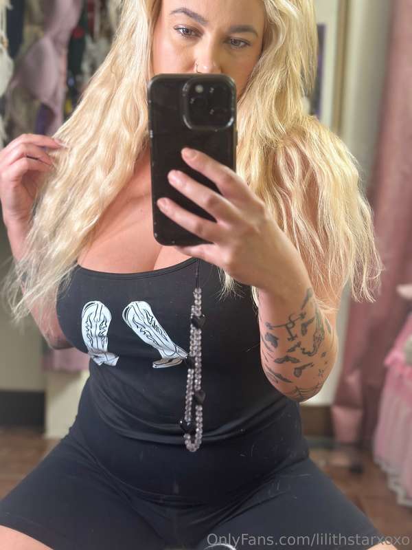 tell me baby, do you want me sweet or filthy tonight? 🥵