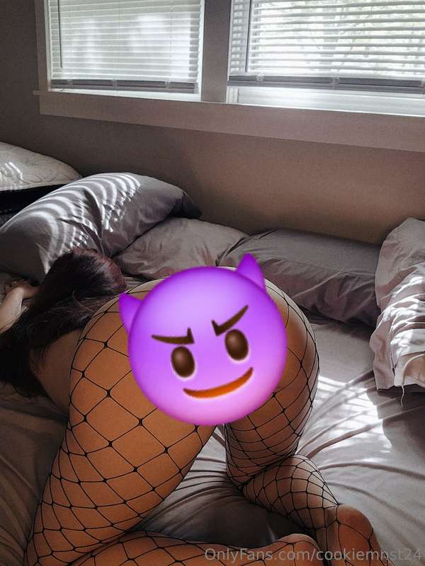 Go check your dms, if you was luck enough to get it 🤤🥵👅🐈😈