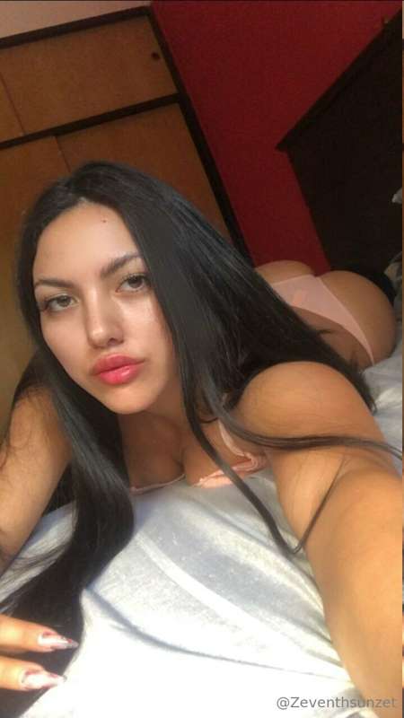 Hello rich daddy, look at my friend Argentina 🔥 @libriana109..