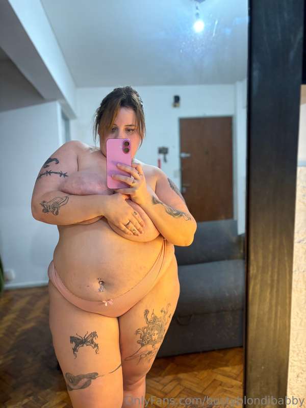 bustyblondibabby