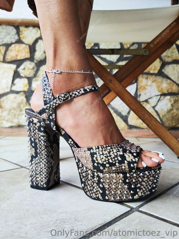 ⚡feet and shoes to crush your soul ⚡

SWIPE ➡️ for full set