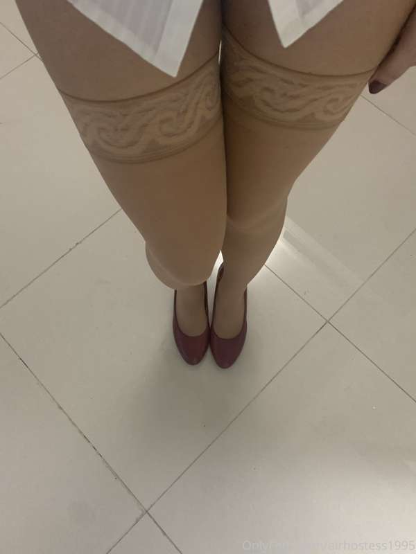 Before my 15 hours flight 👠 
Heels and stockings ☺️