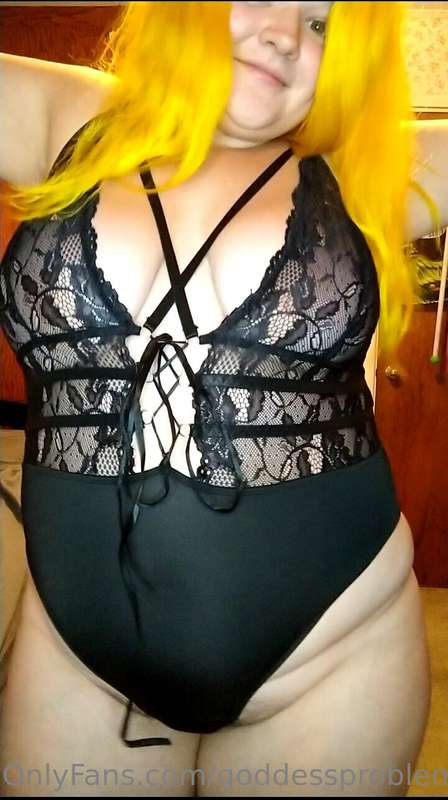 uuumm i've never had lingerie before so idk exactly how to b..