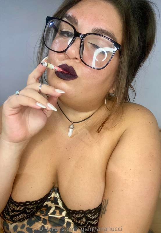 Starting my day 💋