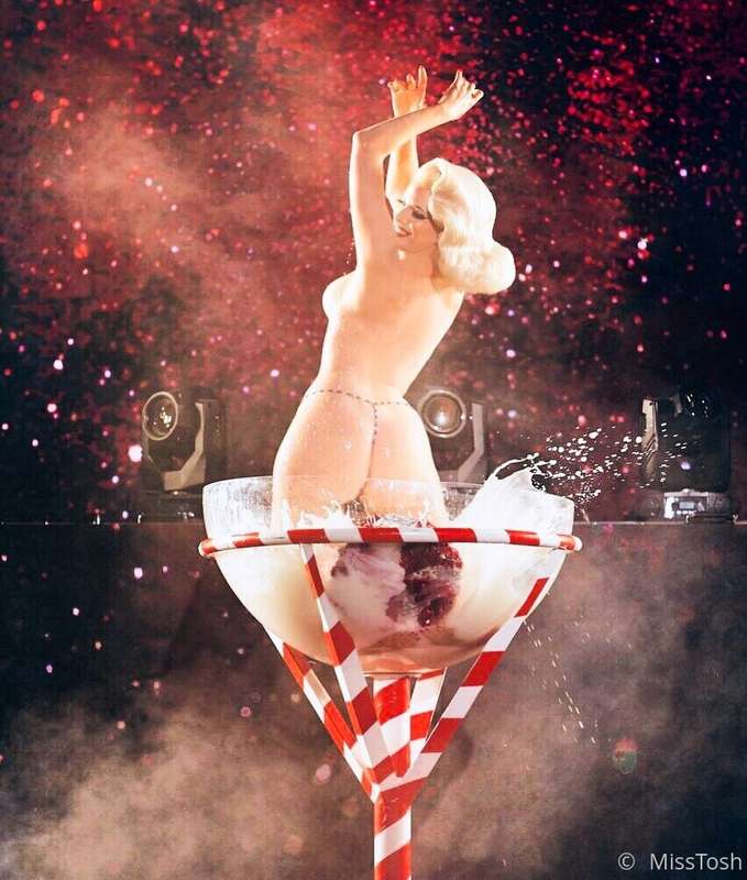 Have you been Naughty or Nice ? 😈🎄💋