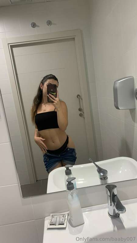 Hoy estoy demasiado caliente... nos corremos juntitos??🥵