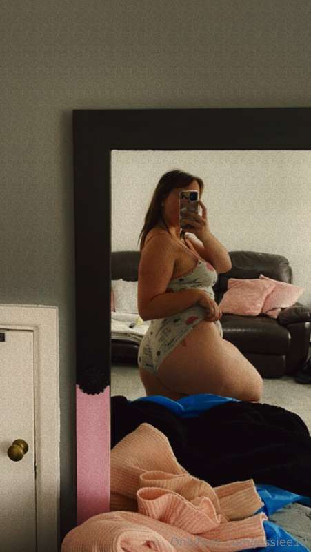 Swipe right to see my dirty secret 🤭