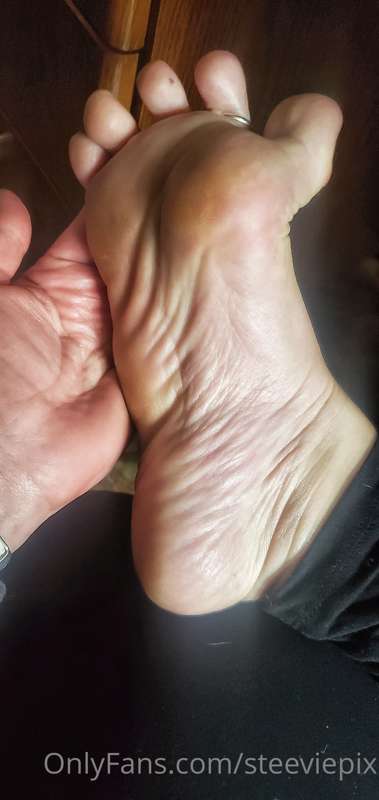 I'm a little dehydrated today, but it makes for extra wrinkl..
