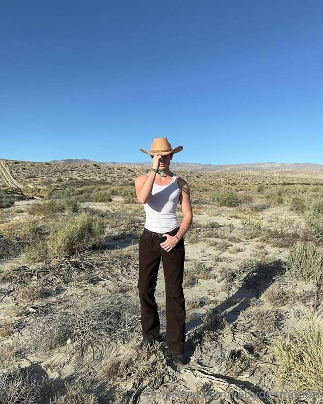 Howdy.. Who wants to ride next? 🤠😈
