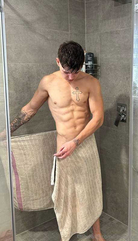 wanna take a shower with me?? 😝