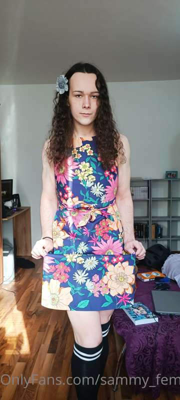 Happy Femboy Friday! and Happy Easter
Hopefully everyone fee..