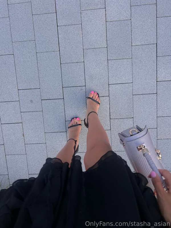 Power in heels, grace in steps ✨👠