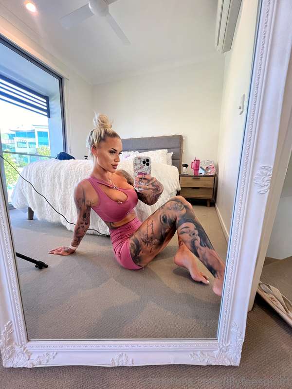 lillyfeesquiirt