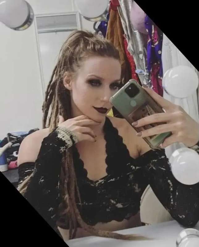 Hello from backstage with our mesmerizing performer Jena 😻 b..