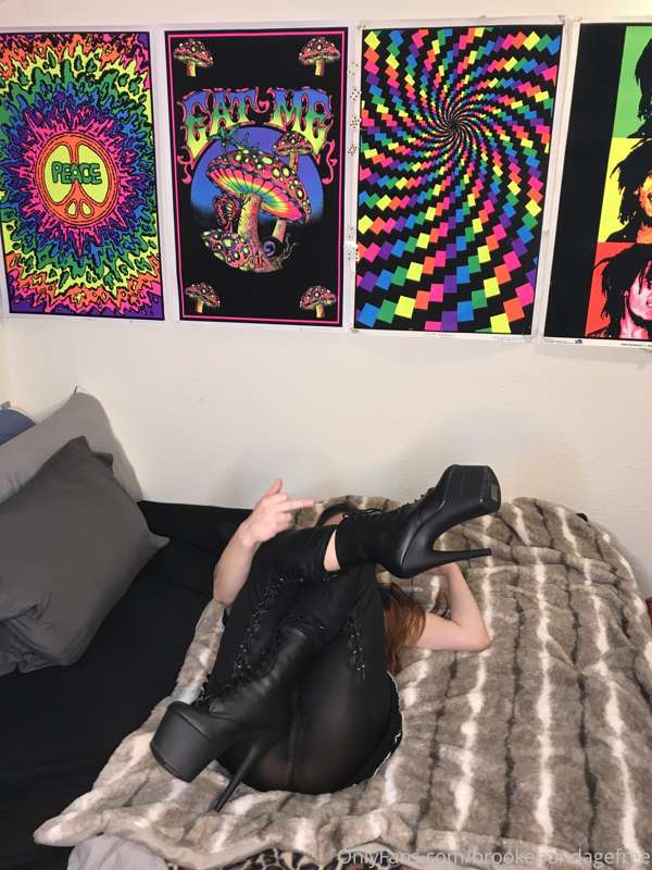 kingofthehoes image #0