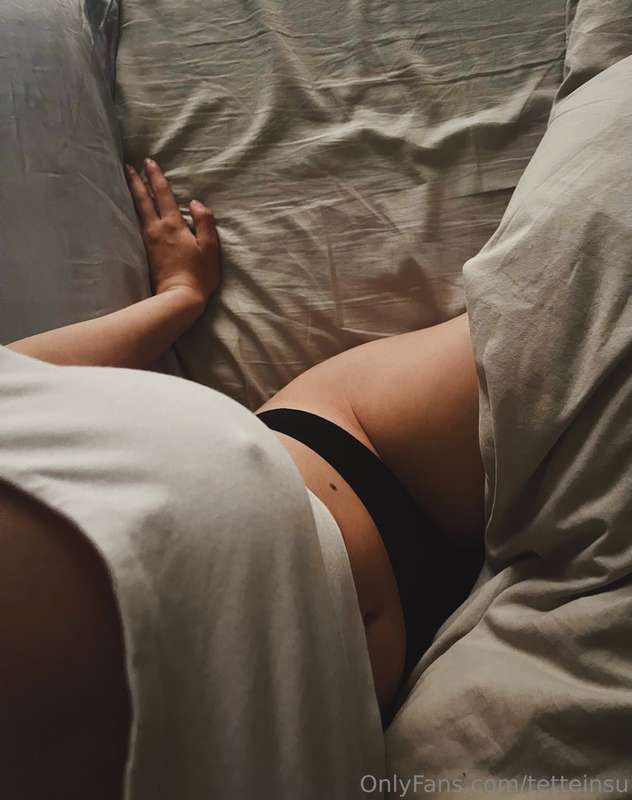 My evenings lately 🐈‍⬛ 
Wanna join me?