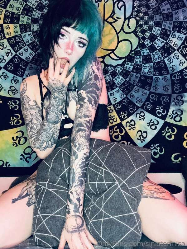 sinistermisa photo
