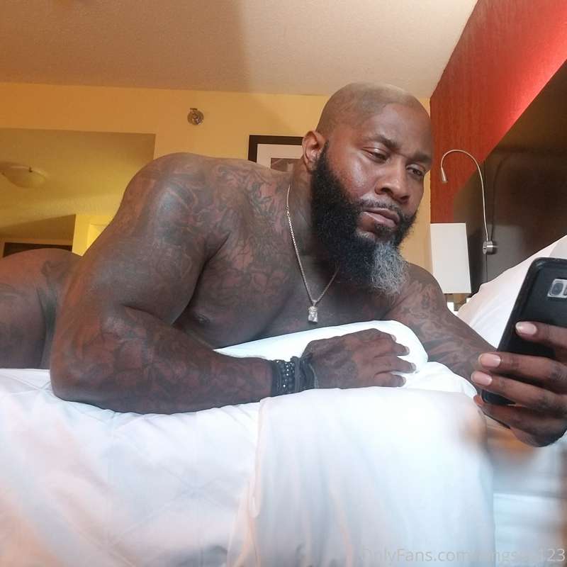Did you just text me.......😜