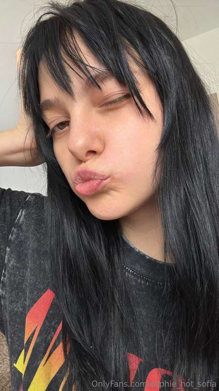 can i get a kiss?😍