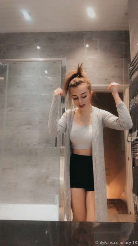 Happy girls are the prettiest xx
Happy Tuesday everyone ;)