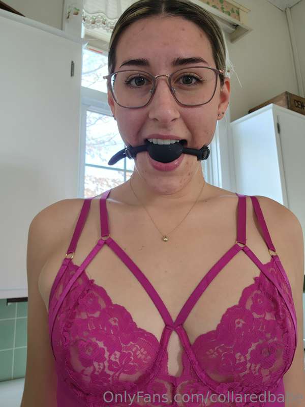 Would u let me be ur little slut? 🥹👉👈 I promise I don't talk..