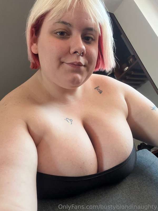bustyblondinaughty