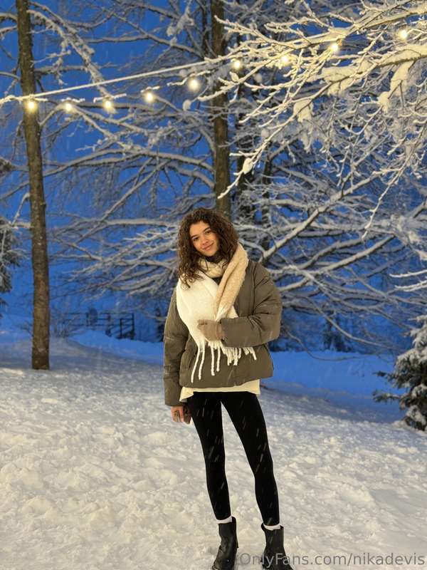 When it's snowing it feels like a natural miracle for me 😍 A..