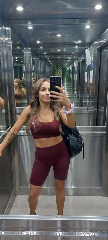 Good morning, starting the morning by going to the gym. 😏💋💪