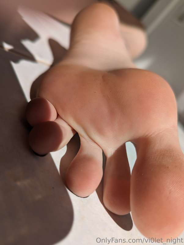 close up toes