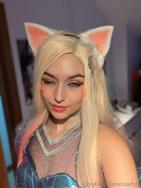 Miau.! Ahri hereee just for you