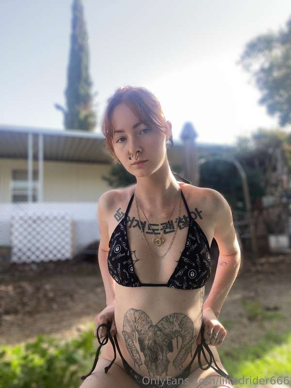 Happy international women’s day to all my fellow baddies🤍🥰🥰d..