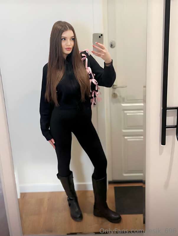 total black🖤
