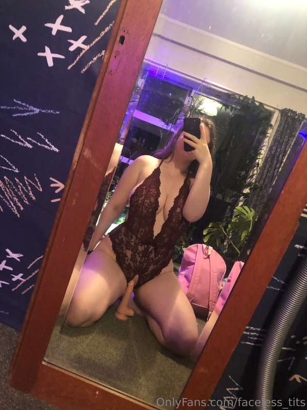 faceless_tits