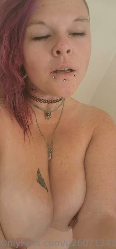 Just a couple quick pics from yesterdays shower..