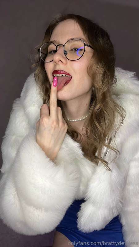 brattydeviless image #2