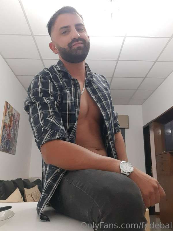 Bebé, yo soy adicto a tu piel Siempre vuelvo a caer, aunque ..
