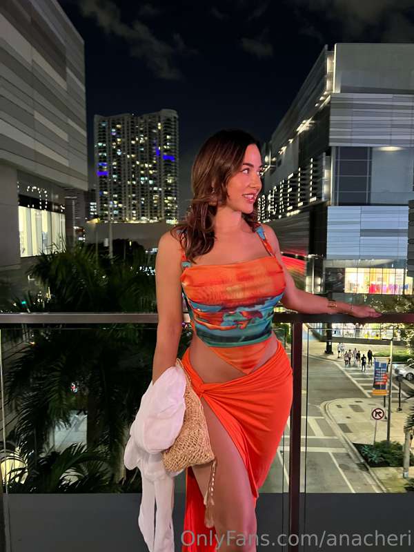 Foto 2 von Ana Cheri auf Tocromo