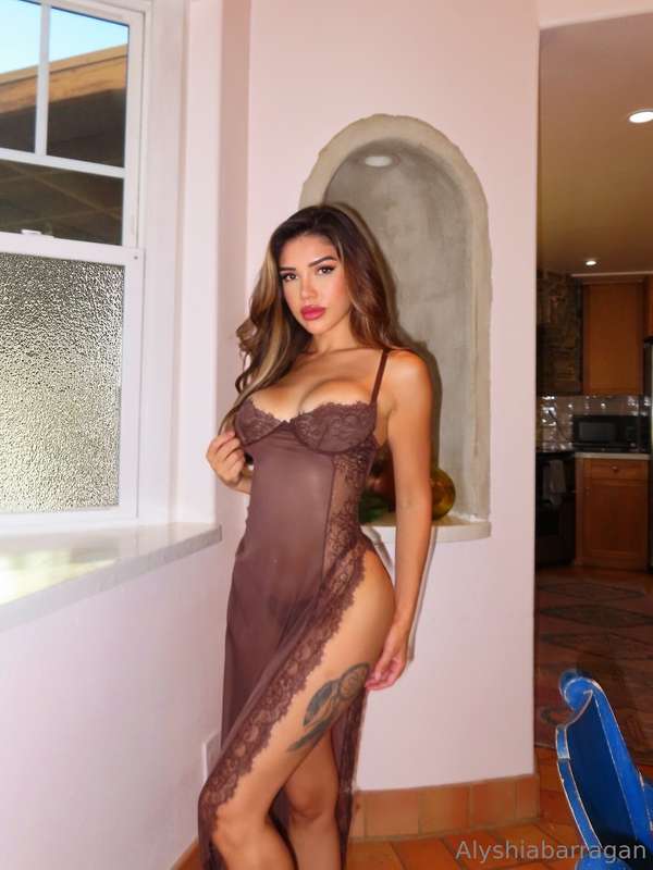 Imagine following the edge of this lace with your fingers…