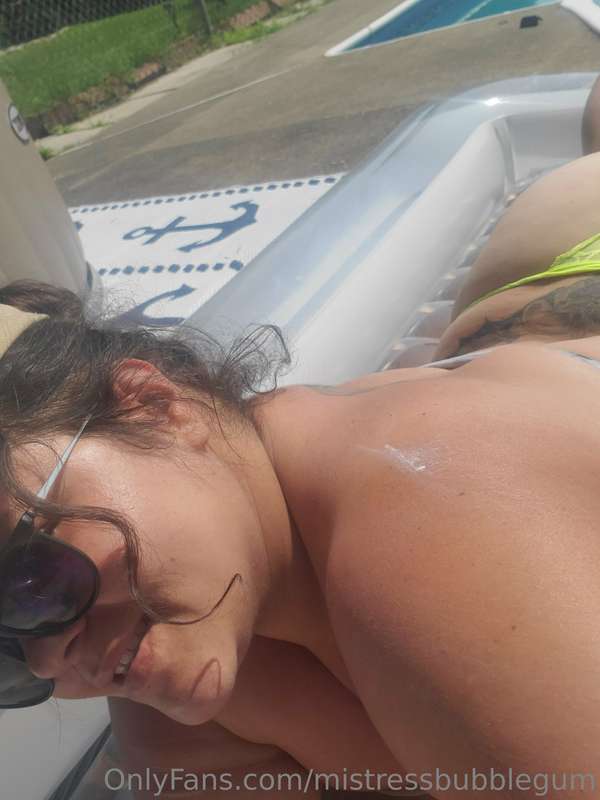 How about that sunshine? 🌞 quick pool vibes then magic time!