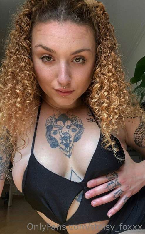 It makes me very horny to be hit with a dick in the face... ..