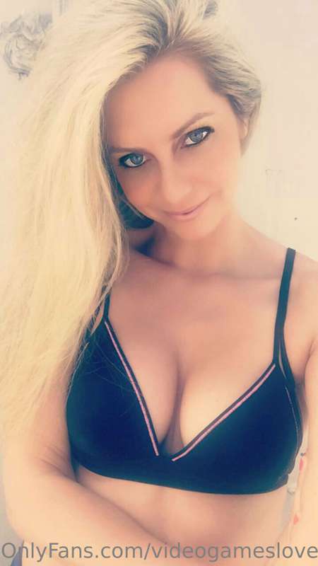 Blonde 👱🏻‍♀️