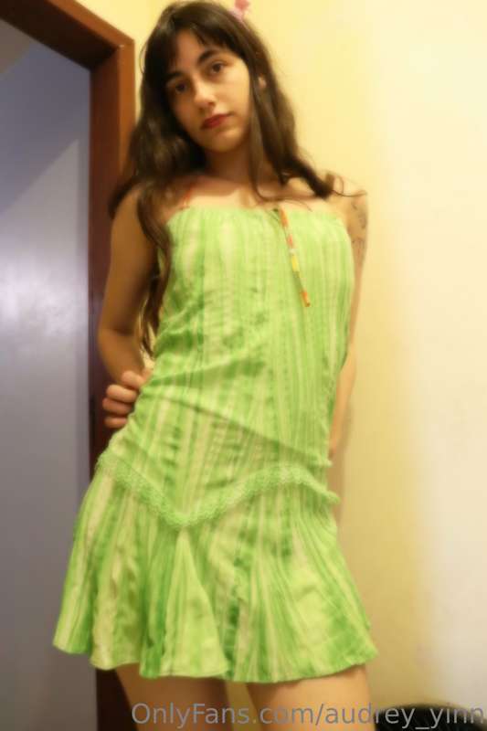 passa pro lado pra tirar o vestido 💖