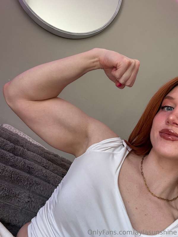 Do I have bigger biceps than you? 👀